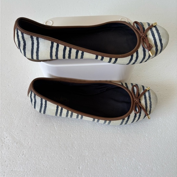 Coach and Four Brown and White Striped Flats size7 - Picture 1 of 11